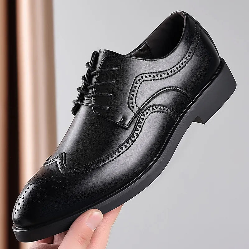 Men Classic Retro Brogues Men Lace Up Business Leather Shoes Formal Office Flats Men Wedding Party Oxford Shoes
