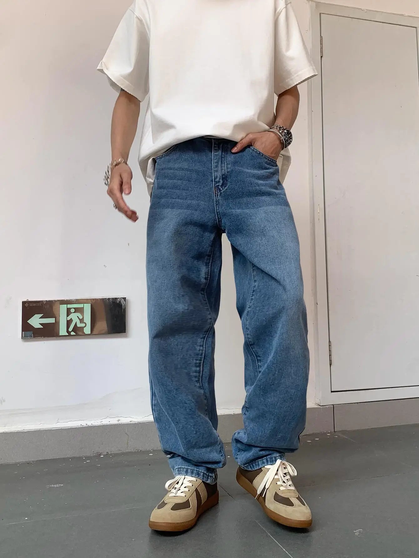 Men's Retro Blue Straight Fit Loose Jeans Classic High Street Straight Leg Versatile Washed Jeans Men Casual New Fashion Pants