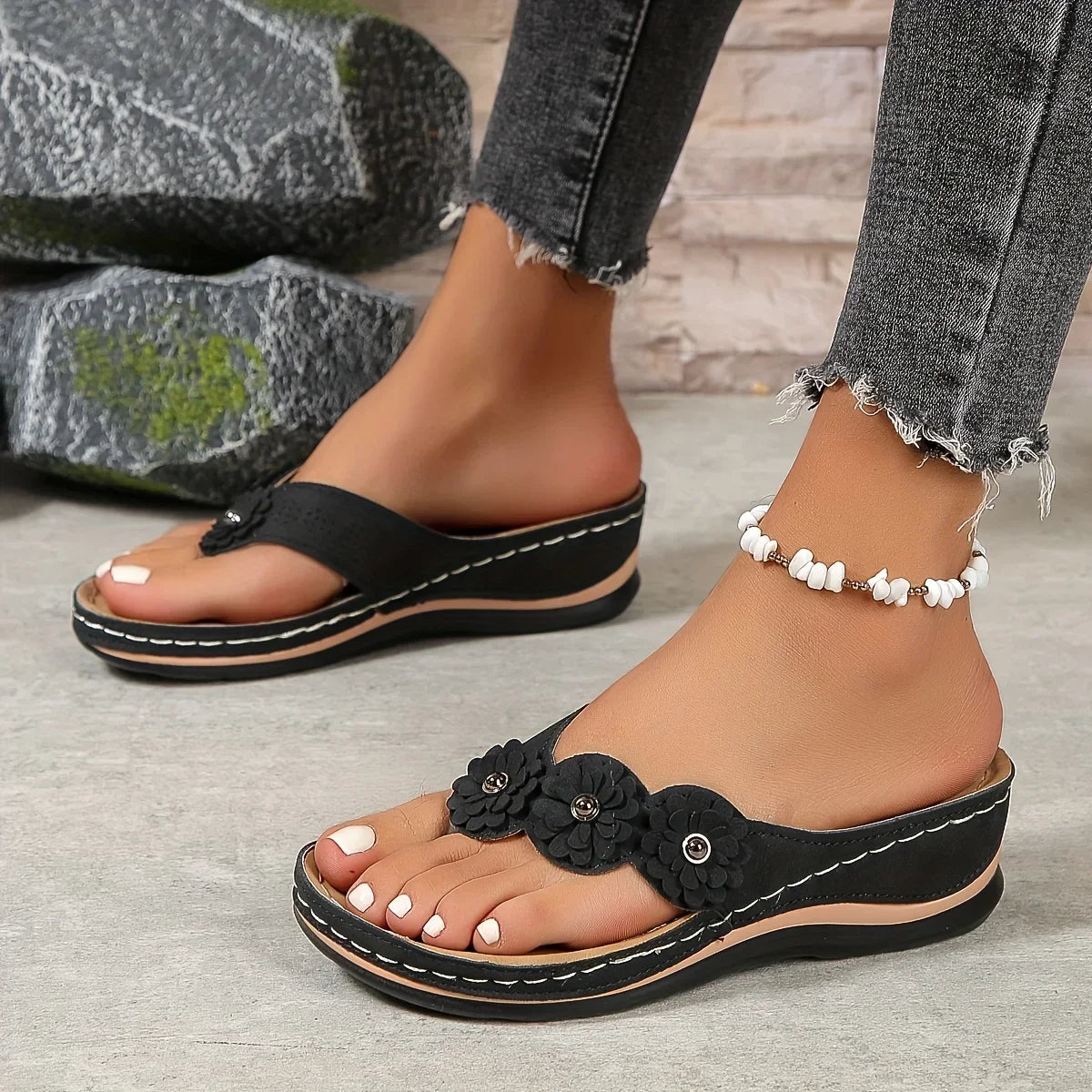 Floral Beach Flip-Flops for Women - Comfy Slip-On Summer Slides, Versatile Casual Outdoor Footwear