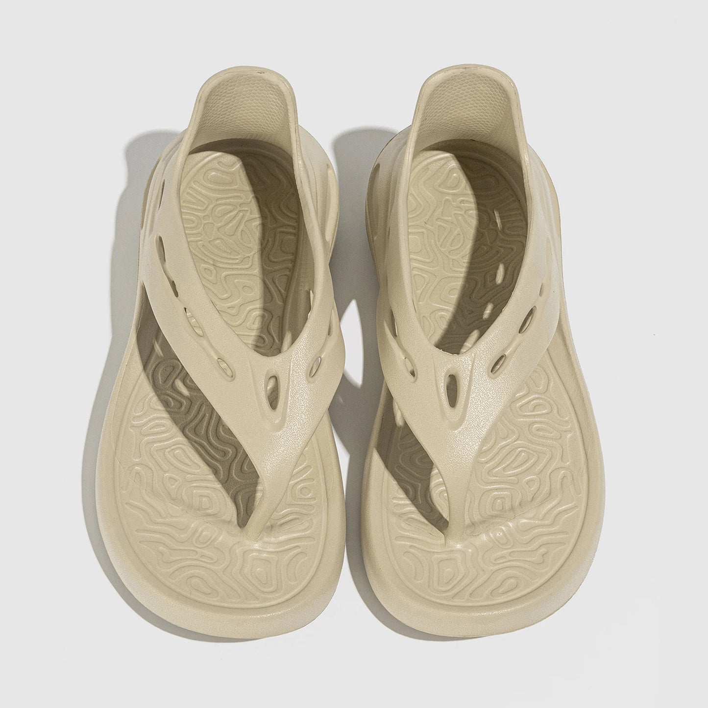 Women's Sport Sandals Summer Flat Flip-Flops Comfortable Casual Slip-On Slippers Lightweight Platform Hollow Design Flip-flops