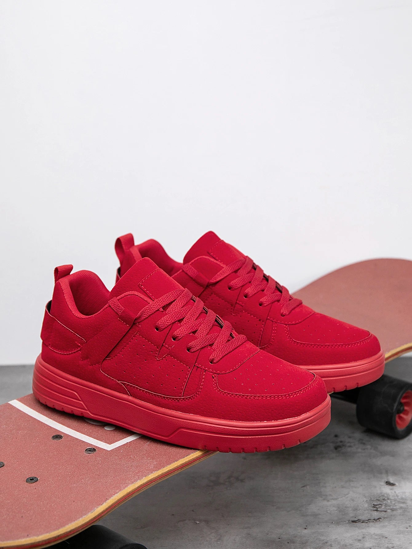(One Size Smaller) Men's Trendyy Simple Style Red Walking Front Strap Skate Shoes, High Water Platform Comfortable Daily Youth School Shoes Outdoor Couple's Casual Sports Shoes