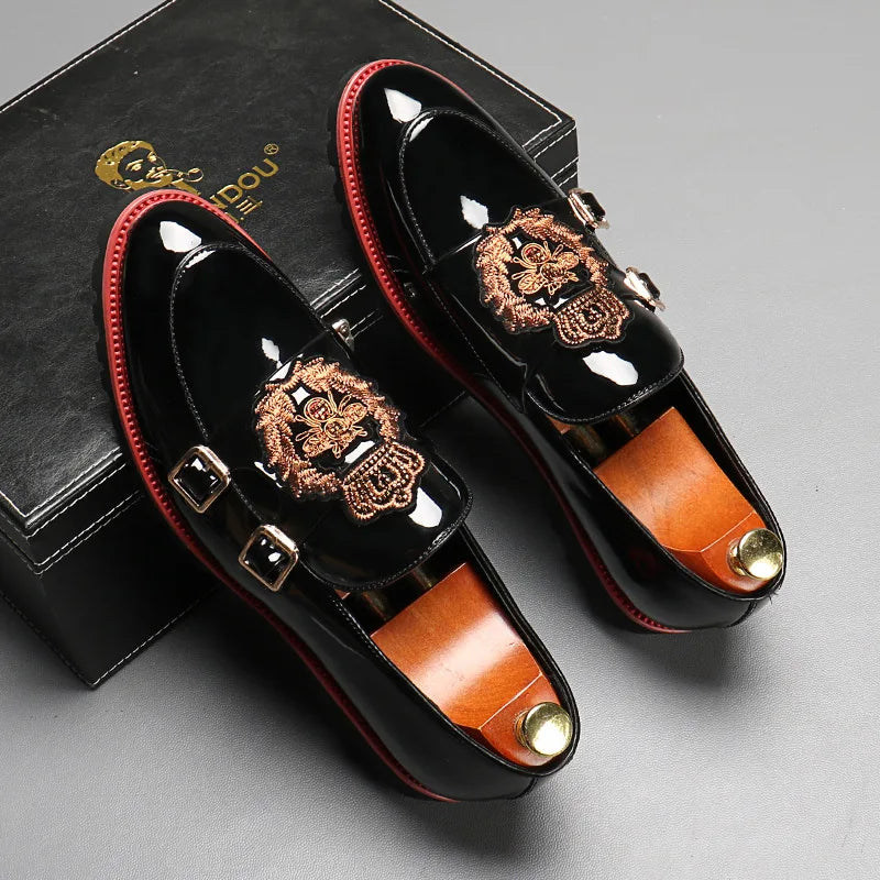 Men's Casual Leather Shoes Fashion Embroidery Men British Style Monk Shoes Mens Slip-on Outdoor Flats