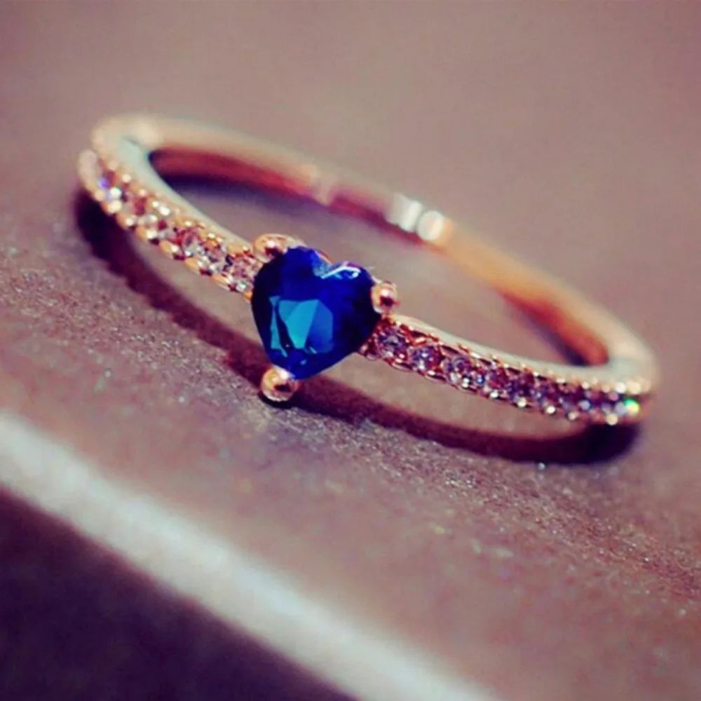 New Simple Cute Female Blue Crystal Stone Ring Ladies Engagement Ring Luxury Heart Shaped Zirconia Ring Couple Gift Accessories