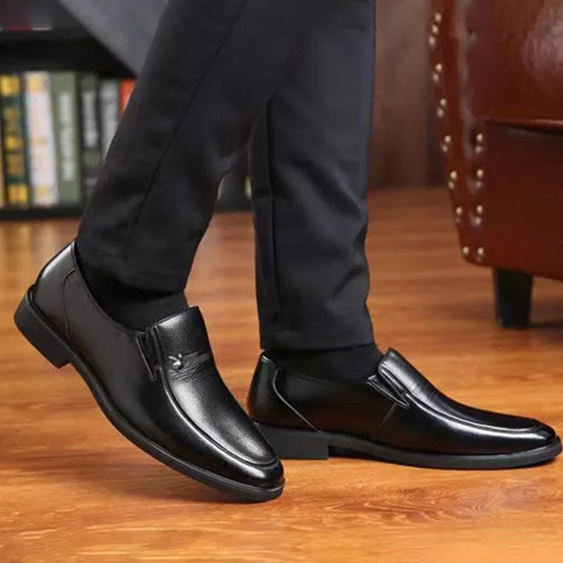 Men's Business Formal Shoes Soft Sole Spring Autumn New Breathable Classic Shoes For Middle-Aged People One Piece Free Shipping