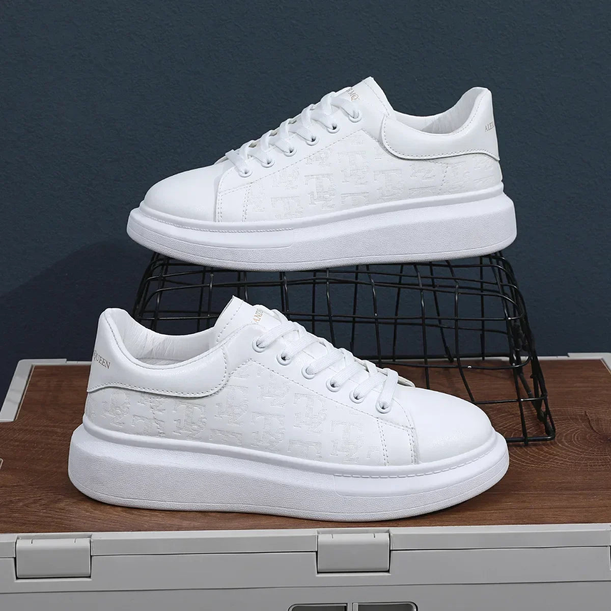 Skateboarding Shoes Men 2025 New Lace-up Thick Sole Casual Sneakers Versatile Leather Muffin Shoes Elevated Male Board Footwear