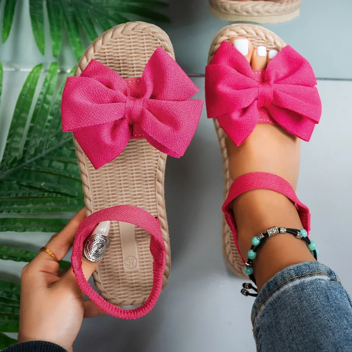 Women Anti-slip Trend Sandals 2025 New Summer Lightweight Sandals Fashion Beach Casual Slippers Outdoor Bow Tie Flat Shoes Home