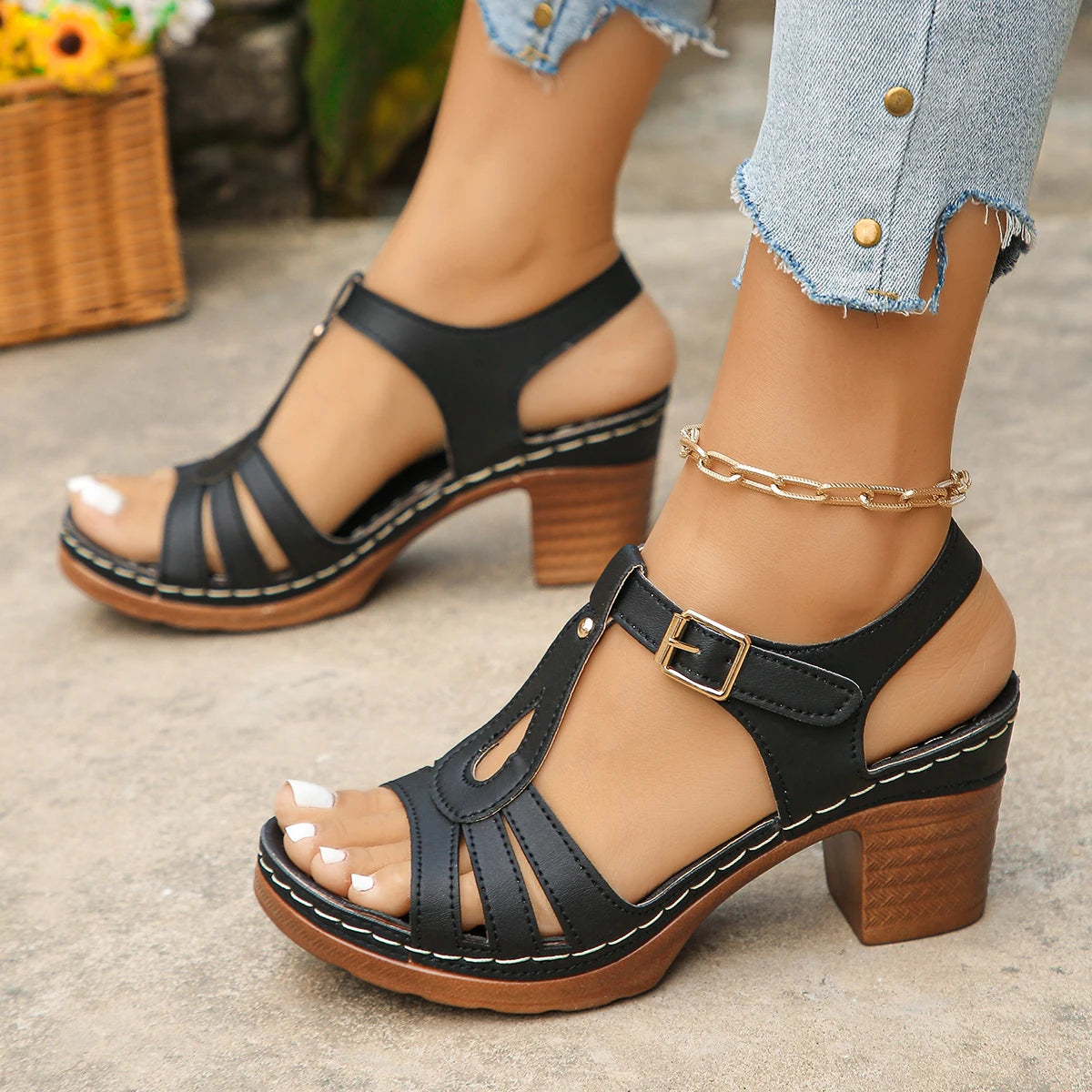 Ladies high-heeled sandals, fashionable and versatile, comfortable temperament sandals, Roman sandals.