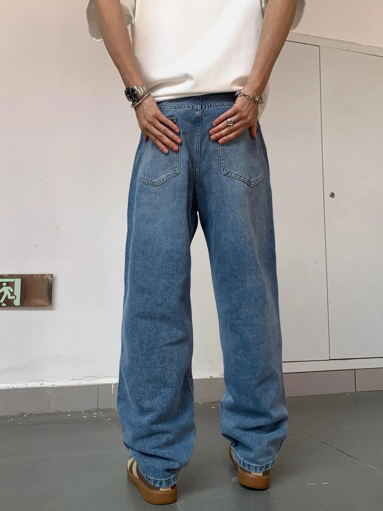 Men's Retro Blue Straight Fit Loose Jeans Classic High Street Straight Leg Versatile Washed Jeans Men Casual New Fashion Pants