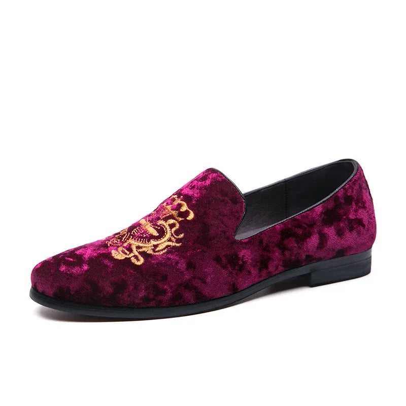 2025 Wedding Dress Shoes Casual Men Loafers New Big Size Lazy Peas shoes Embroidery Moccasins Shoes Suede Leather shoes Zapatos