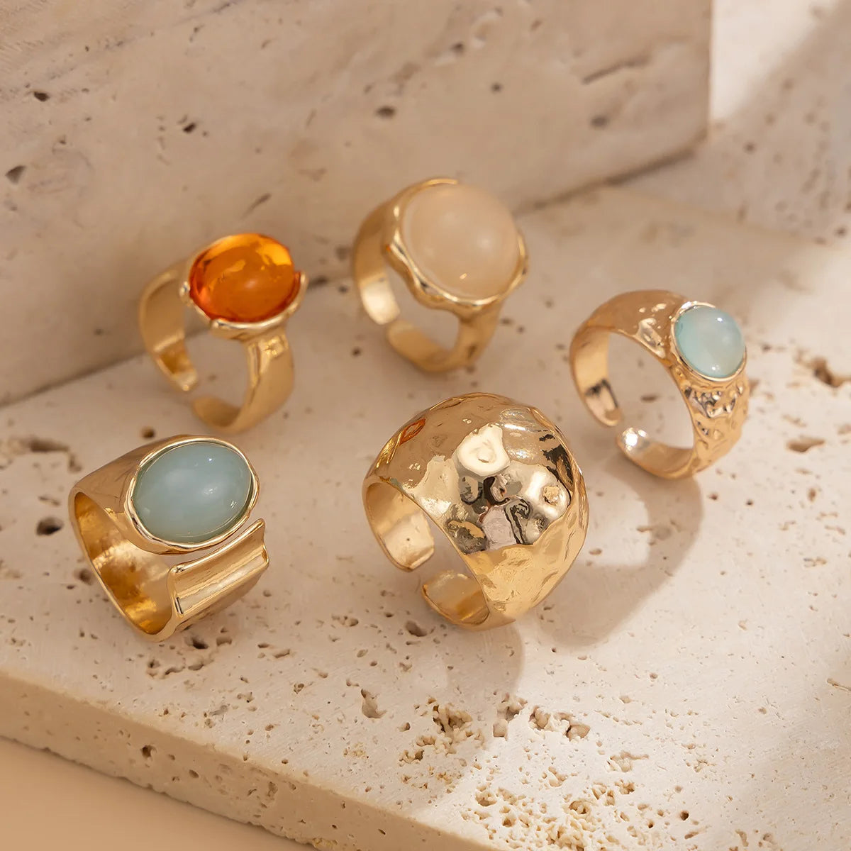 Elegant Fashion Acrylic Embedded Ring for Ladies Lightweight Luxury Matchable Jewelry Accessory