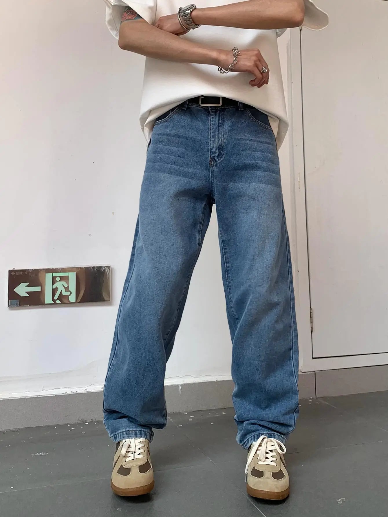 Men's Retro Blue Straight Fit Loose Jeans Classic High Street Straight Leg Versatile Washed Jeans Men Casual New Fashion Pants