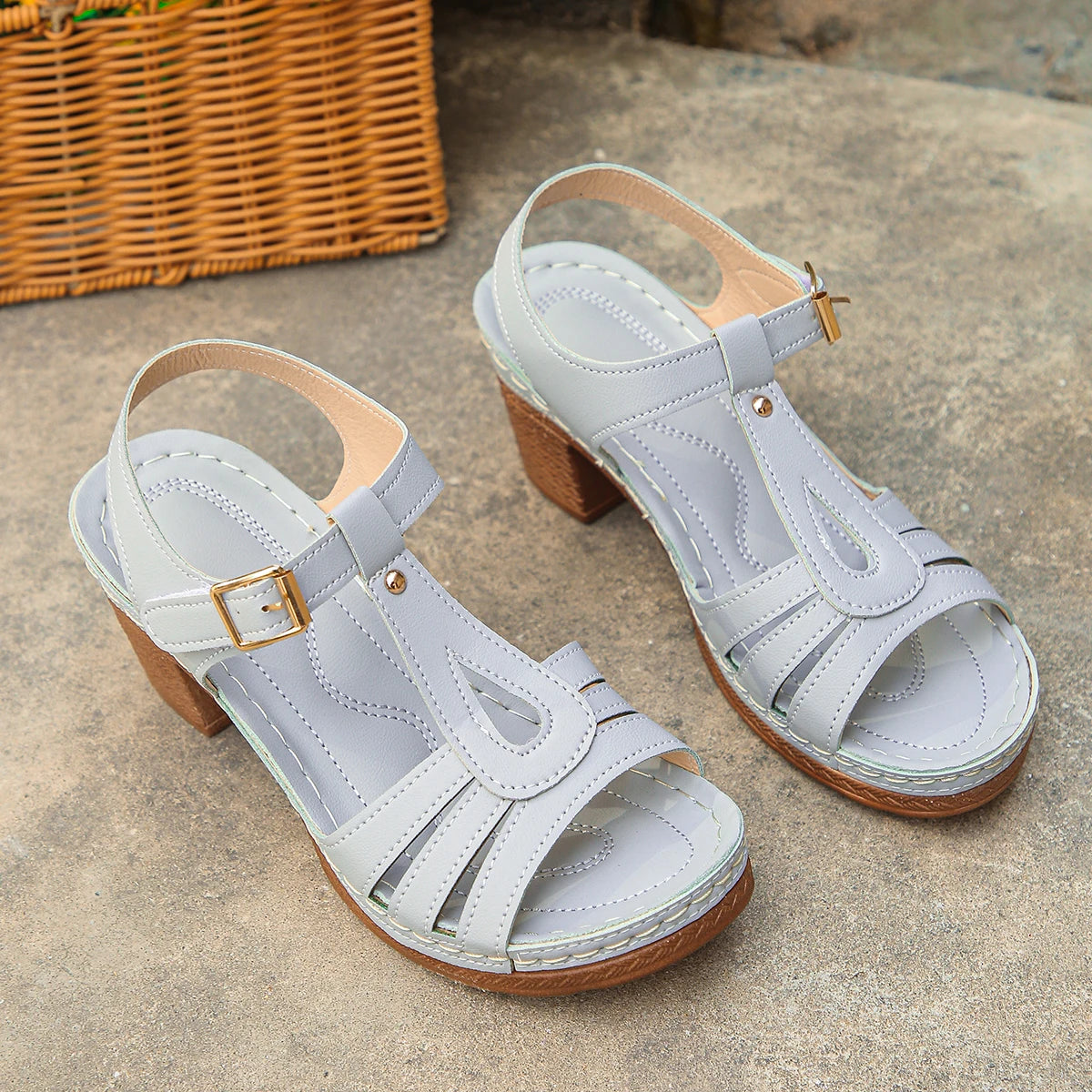 Ladies high-heeled sandals, fashionable and versatile, comfortable temperament sandals, Roman sandals.