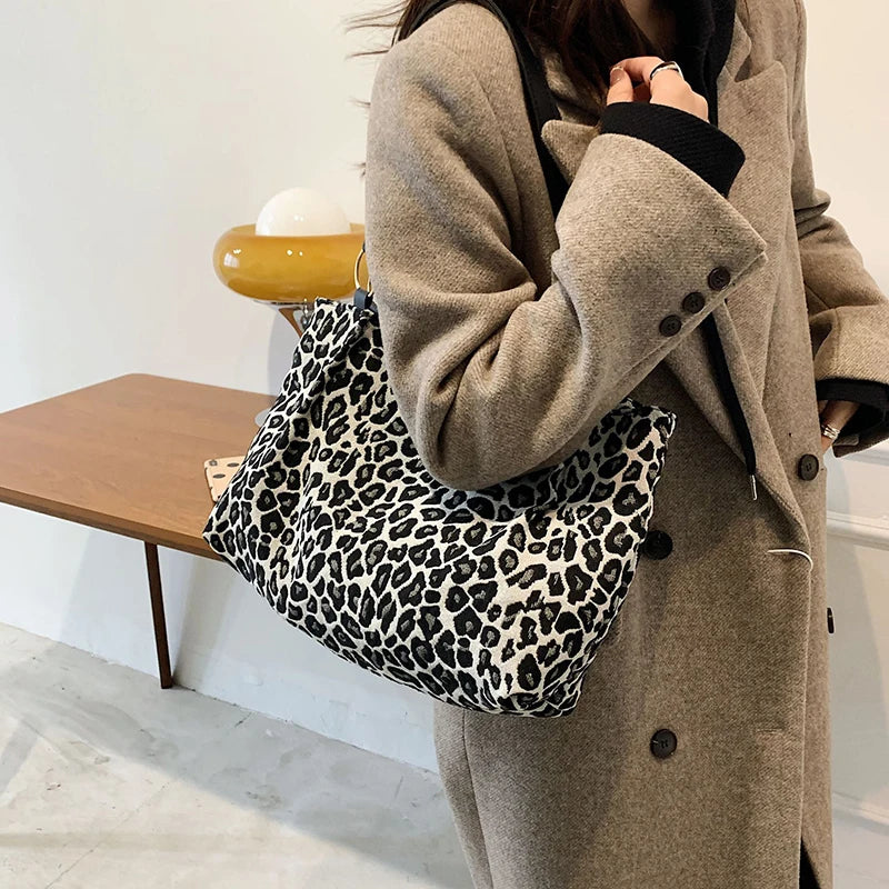 New Fashion Tote Bags Shopping and Travel Canvas Bags Women Popular Handbags Large Capacity Leopard Shoulder Bags