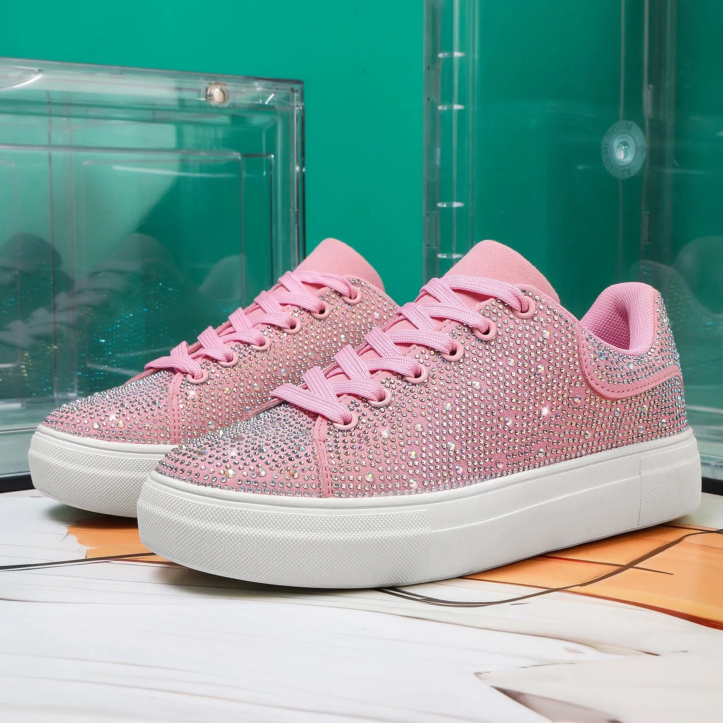 Women's Walking Sneakers Fashionable Diamond Studded Thick Soled Shoes Casual Shoes Non-Slip Skateboard Shoes for Outdoor Sports