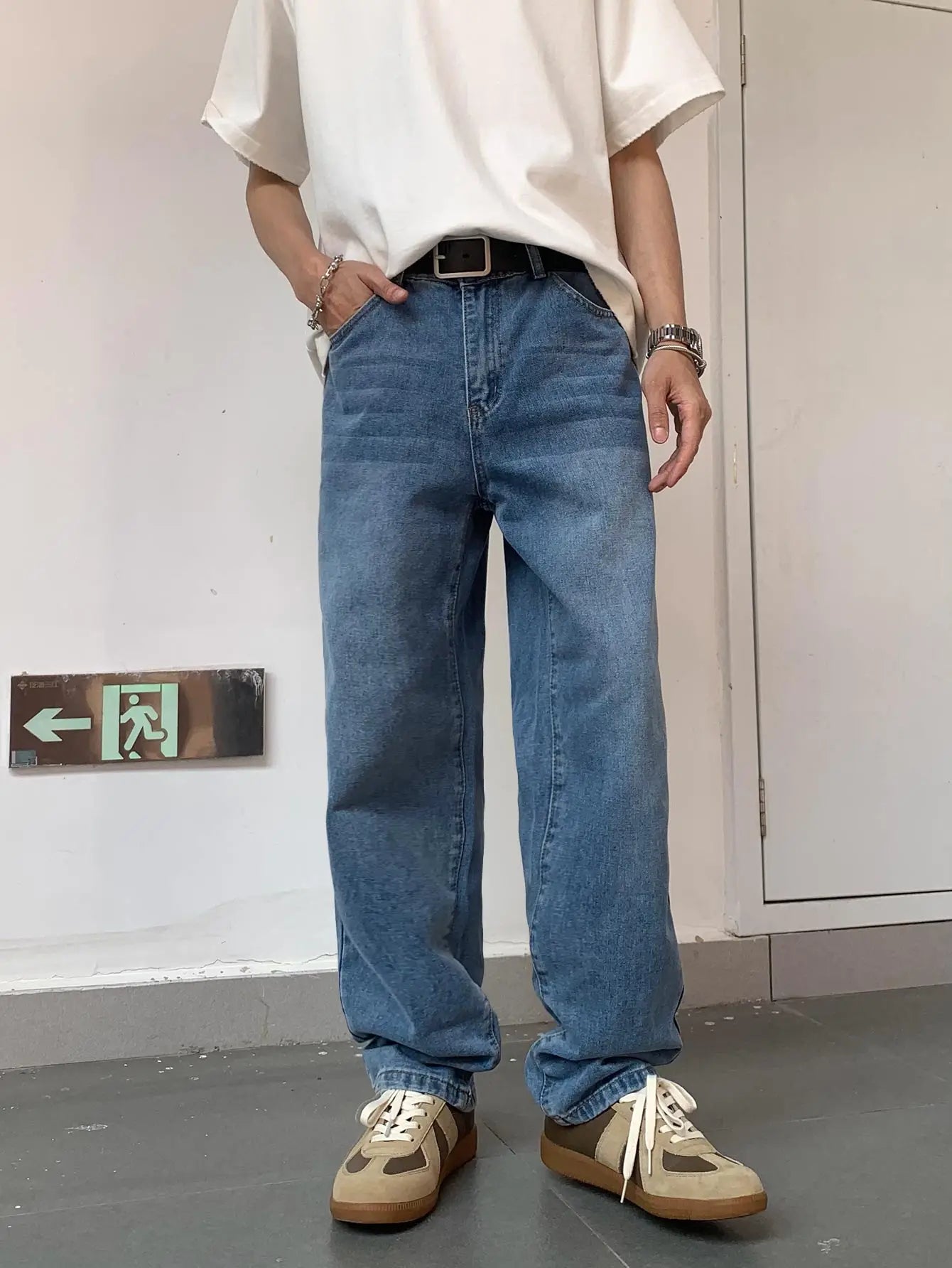 Men's Retro Blue Straight Fit Loose Jeans Classic High Street Straight Leg Versatile Washed Jeans Men Casual New Fashion Pants