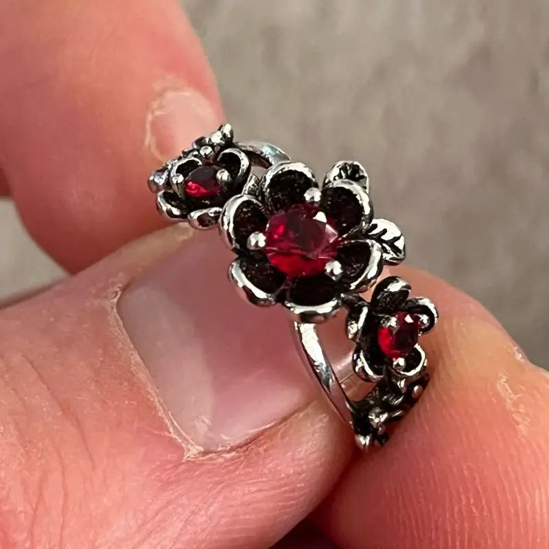 Vintage Bohemian Flower Red Crystal Rings for Women Gorgeous Charming Silver Colour Wedding Engagement Christmas Gift