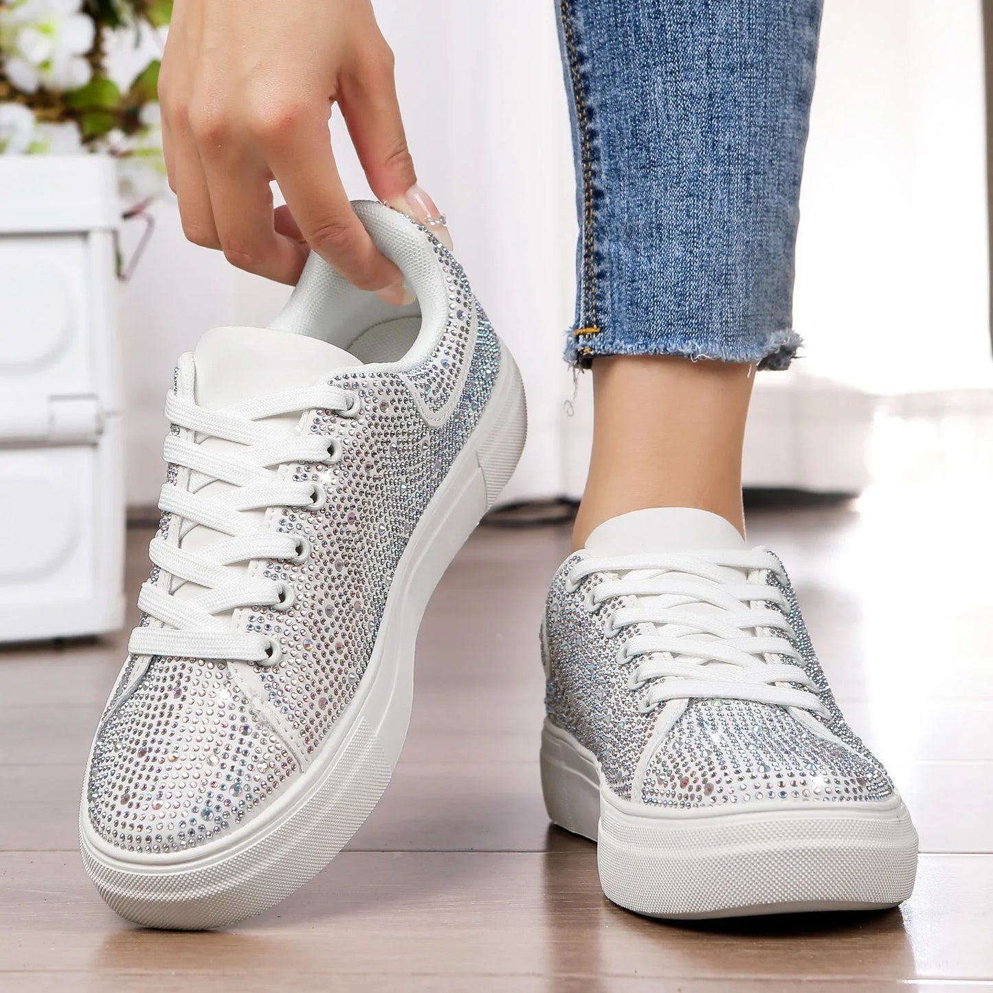 Women's Walking Sneakers Fashionable Diamond Studded Thick Soled Shoes Casual Shoes Non-Slip Skateboard Shoes for Outdoor Sports