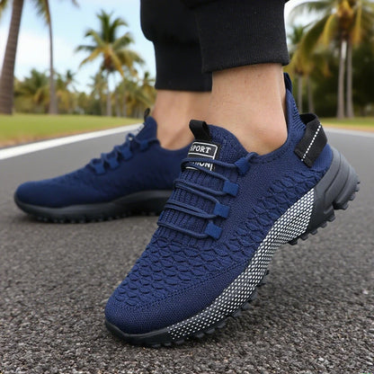 New Lightweight Running Shoes for Men Breathable Designer Mesh Casual Sneakers Summer Lace-Up Male Outdoor Sports Tennis Shoes