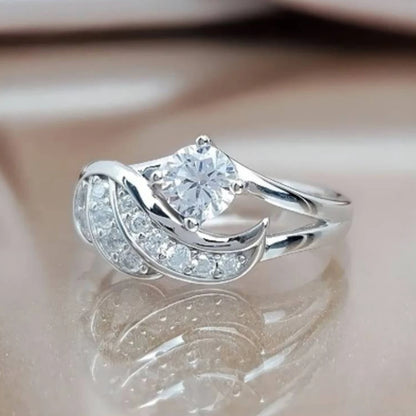 Classic Fashion Women Rings Metal Gold Color White Zircon Ring for Women Romantic Bride Girl Proposal Ring Wedding Jewelry Gift