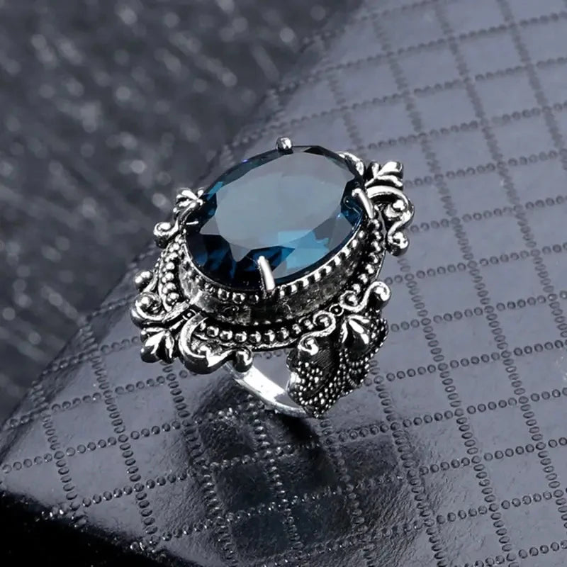 Huitan Carved Pattern Vintage Women Rings with Oval Blue CZ Stone Retro Female Rings for Party Chic Anniversary Gift New Jewelry