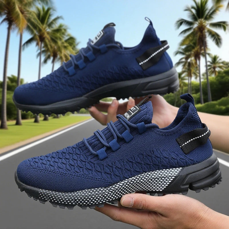 New Lightweight Running Shoes for Men Breathable Designer Mesh Casual Sneakers Summer Lace-Up Male Outdoor Sports Tennis Shoes