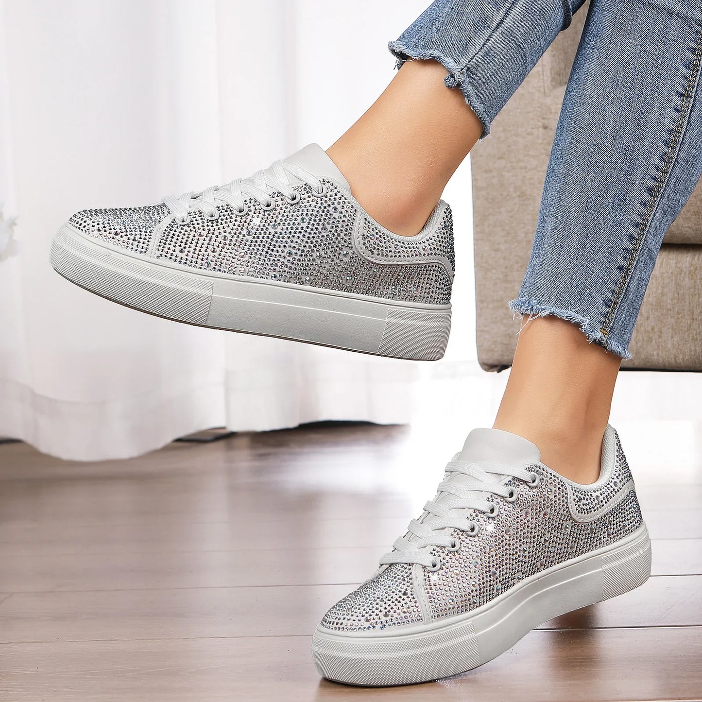 Women's Walking Sneakers Fashionable Diamond Studded Thick Soled Shoes Casual Shoes Non-Slip Skateboard Shoes for Outdoor Sports