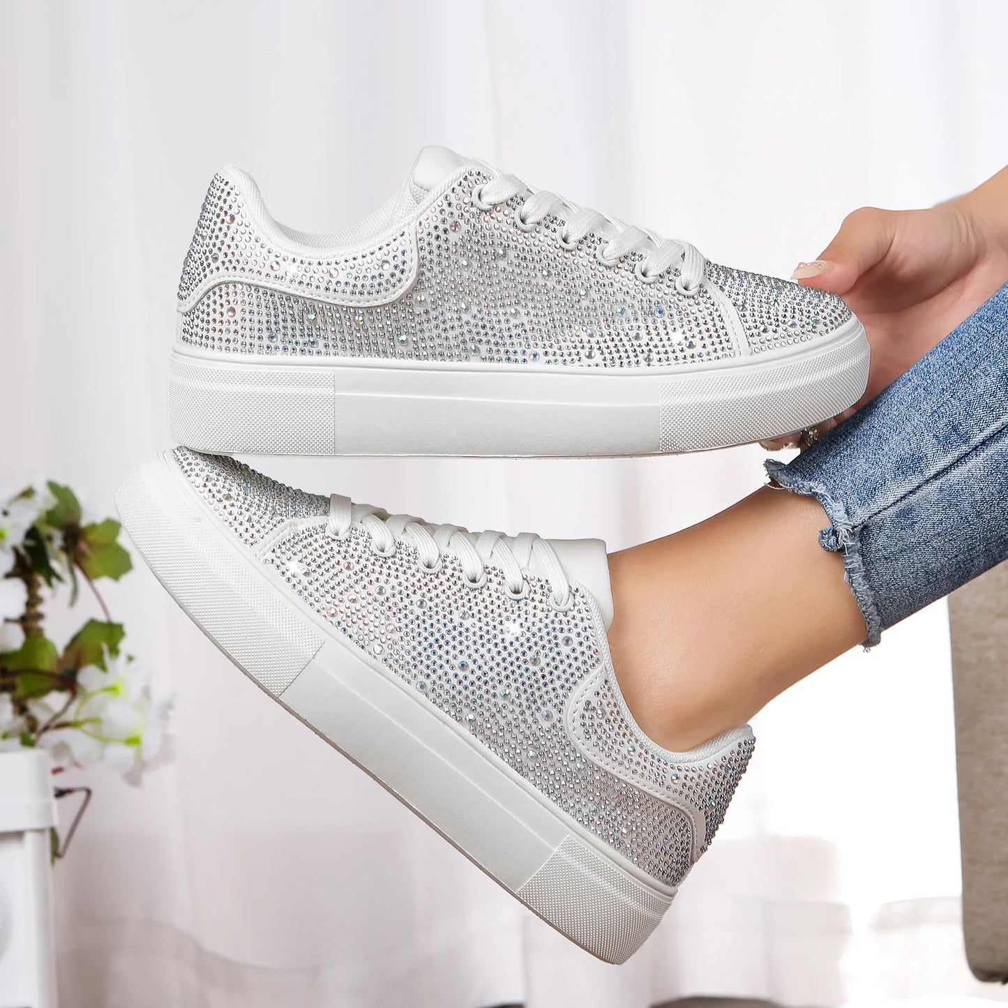 Women's Walking Sneakers Fashionable Diamond Studded Thick Soled Shoes Casual Shoes Non-Slip Skateboard Shoes for Outdoor Sports