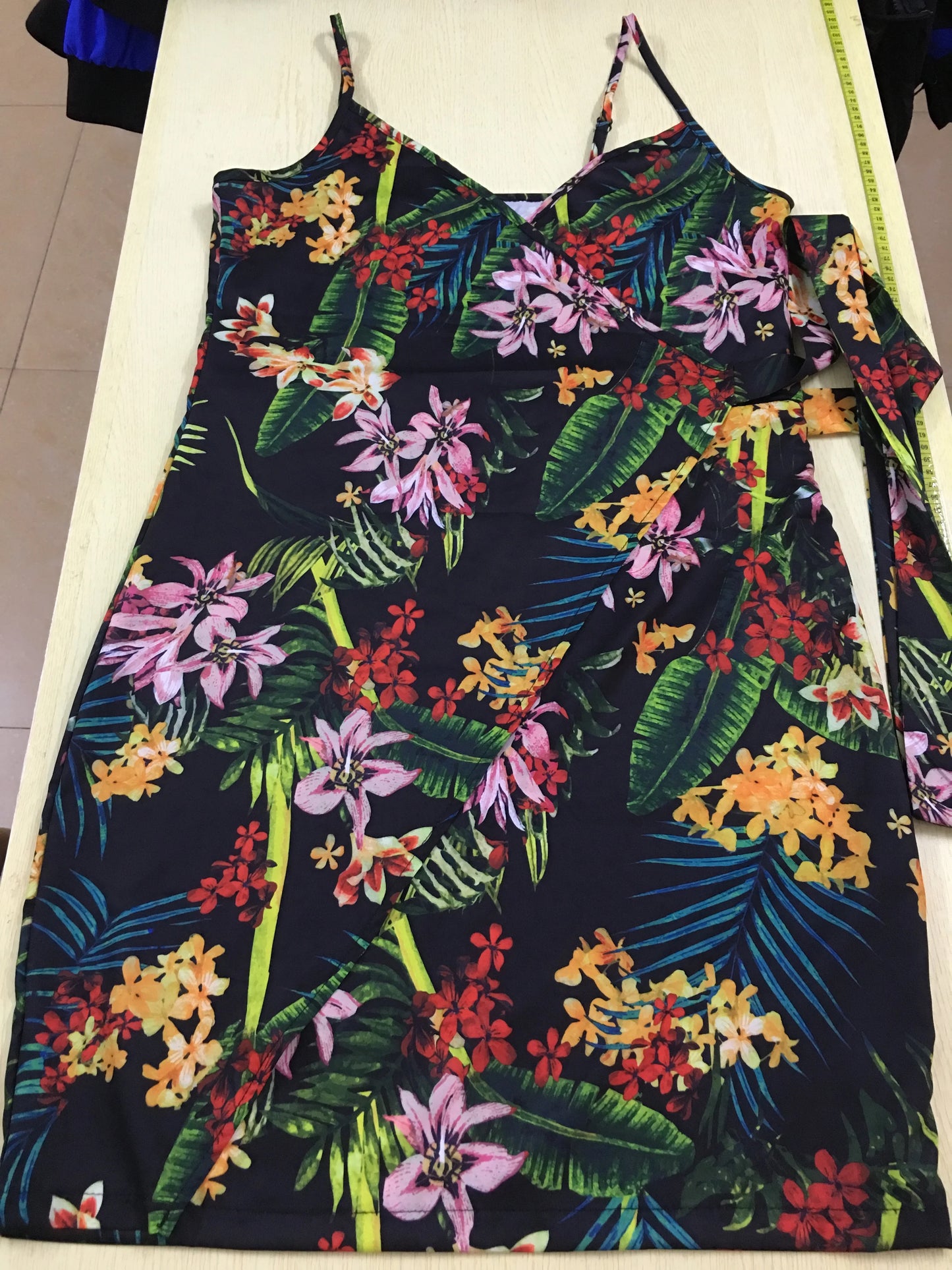 Women's Sexy V-Neck Spaghetti Strap Bodycon Dress, Slim Fit Party Dress with Waist Belt, Summer Cocktail Dress