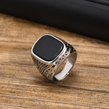 Vnox Rock Punk Onyx Stone Rings for Men, Stylish Solid Stainless Steel Metal Signet Ring,Cool Fashion Gifts for Him Jewelry