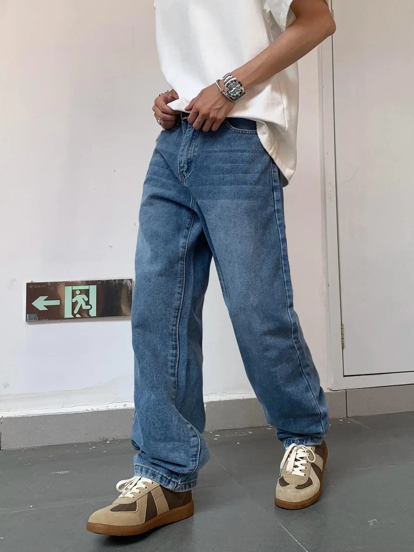 Men's Retro Blue Straight Fit Loose Jeans Classic High Street Straight Leg Versatile Washed Jeans Men Casual New Fashion Pants