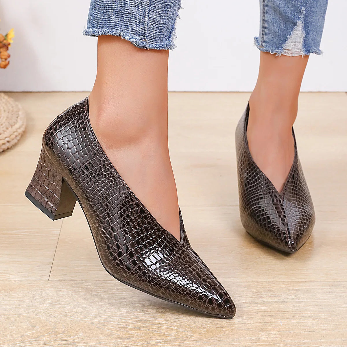 Vintage black Soft Leather Shallow Pointed Toe Thick Heel Women's Flats 2024 New Spring Summer High Heel Versatile High Shoes
