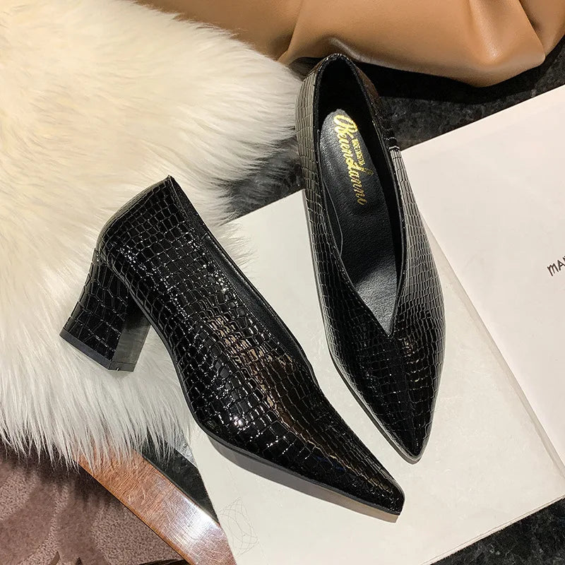 Vintage black Soft Leather Shallow Pointed Toe Thick Heel Women's Flats 2024 New Spring Summer High Heel Versatile High Shoes