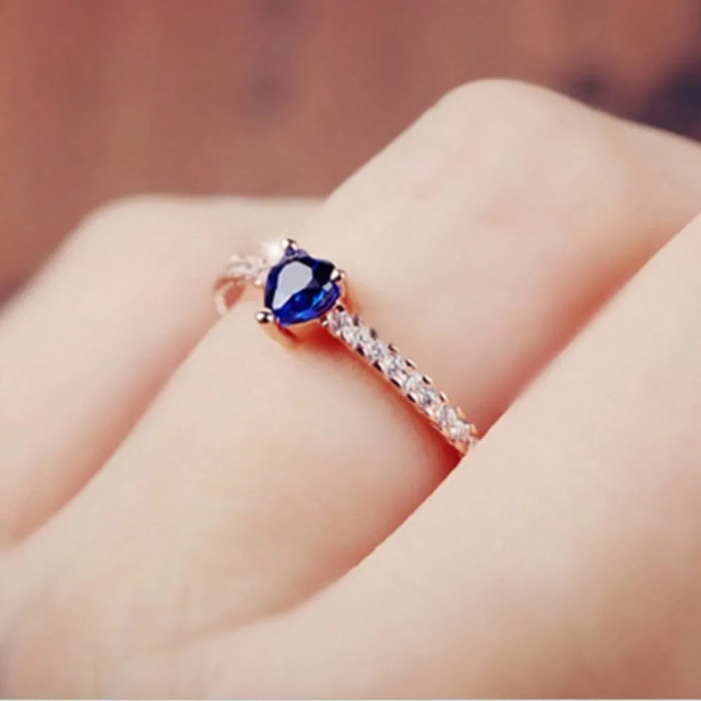 New Simple Cute Female Blue Crystal Stone Ring Ladies Engagement Ring Luxury Heart Shaped Zirconia Ring Couple Gift Accessories