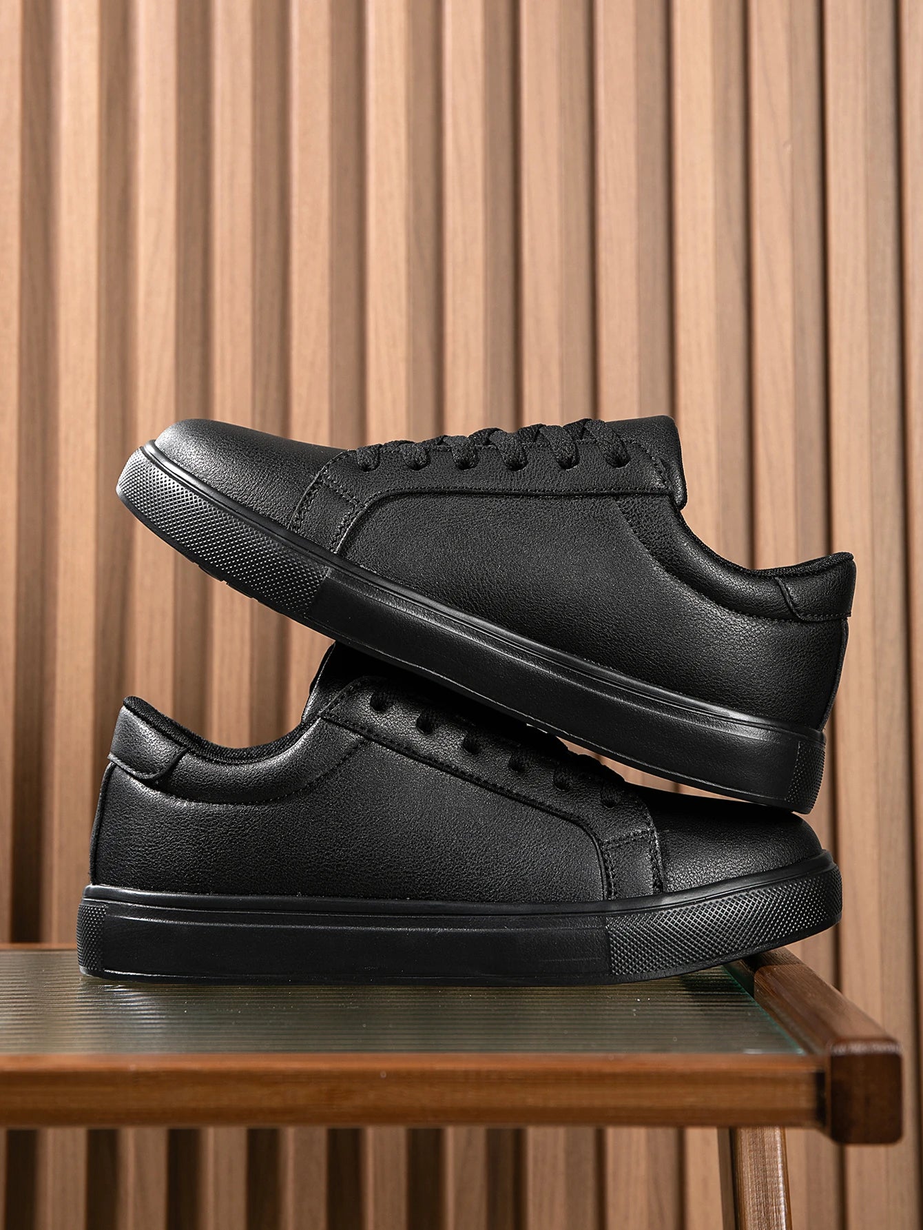 Men's Normcore Style Front Strap Sports Outdoor Skateboard Shoes, Fashionable Contrasting White Sneakers, White Shoes, Versatile Outdoor Shoes for Students