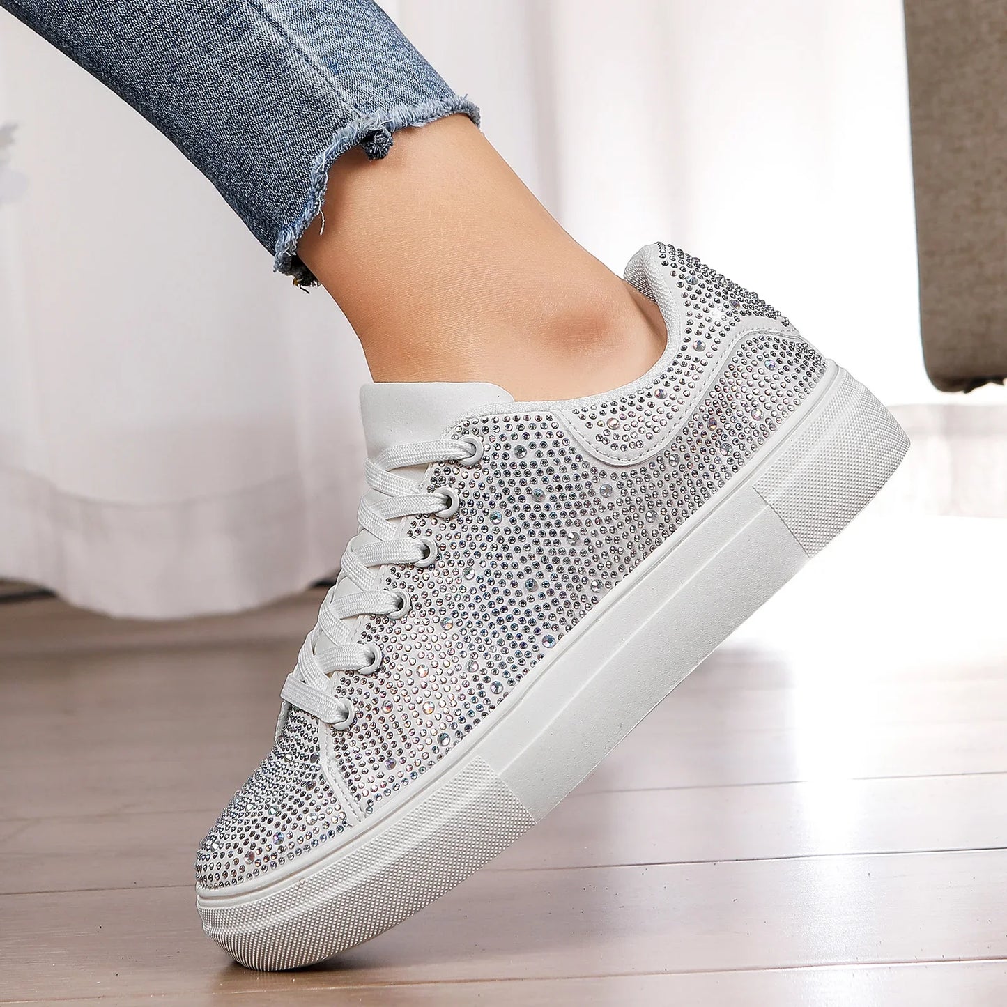 Women's Walking Sneakers Fashionable Diamond Studded Thick Soled Shoes Casual Shoes Non-Slip Skateboard Shoes for Outdoor Sports
