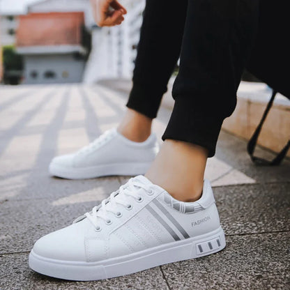Men's Sneakers White Casual Shoes Lightweight Breathable Flats Fashion Lace-up Vulcanized Shoes Non Slip Outdoor Men Shoes Tenis