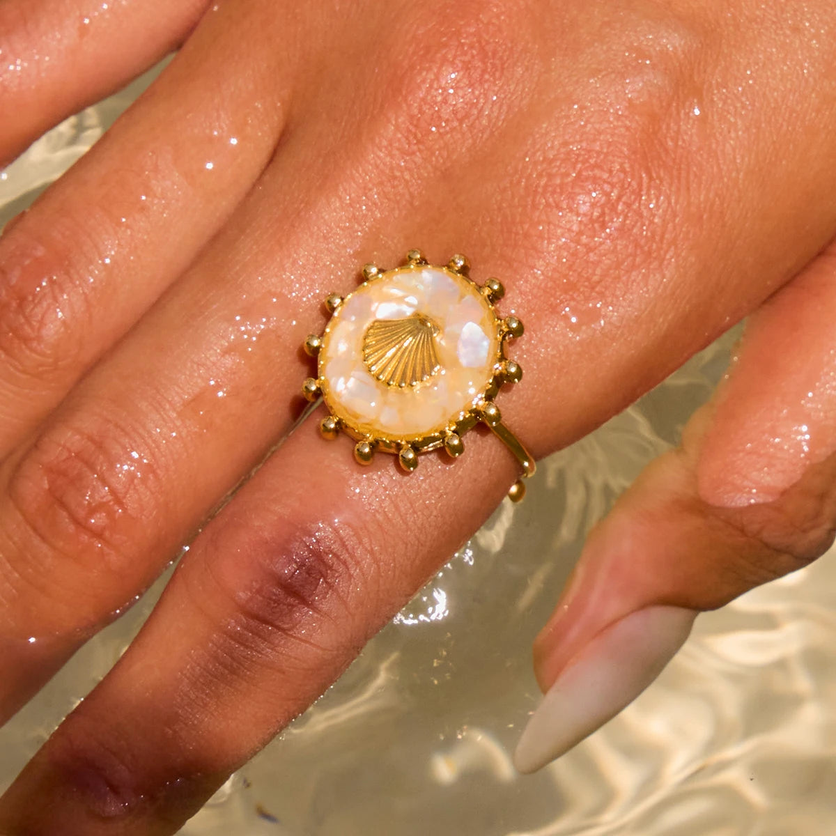 Zora Women's Boho Style Oil Drop Crushed Shell Ring 18K Gold-plated Stainless Steel Oval Starfish Open Ring waterproof Jewelry