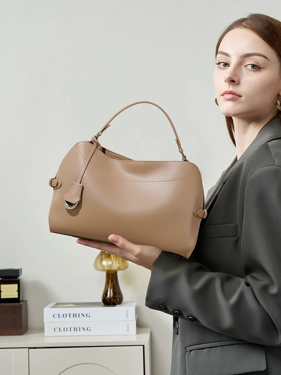 New women's niche high-end handbag for spring and summer office workers, large capacity women's commuting handbag