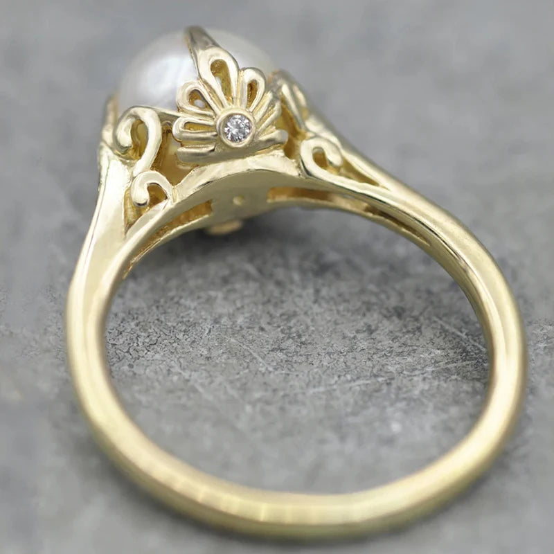 Huitan Imitation Pearl Rings for Women Newly Designed Luxury Wedding Band Accessories Exquisite Gift Temperament Female Jewelry
